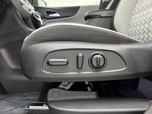 Used 2022 Chevrolet Equinox LS image 10