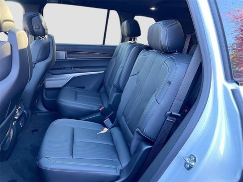 New 2026 Cadillac Vistiq Luxury image 24