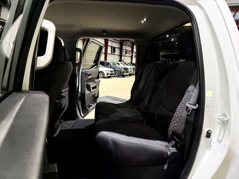 Used 2023 Toyota Tundra SR5 w/ SR5 Convenience Package AWD/4WD image 18