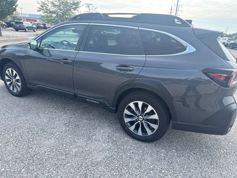 Used 2024 Subaru Outback Limited AWD/4WD image 14