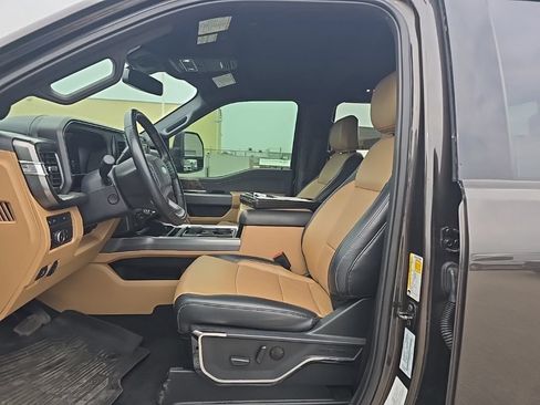 Used 2024 Ford F350 Lariat w/ Black Appearance Package AWD/4WD image 11