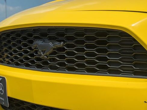 Used 2016 Ford Mustang Coupe RWD image 11