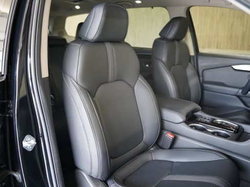 Used 2025 Honda Pilot Touring image 29