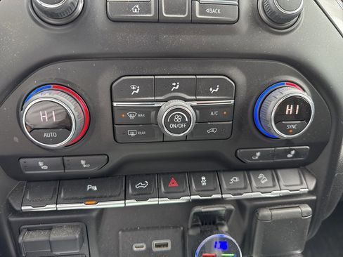 Used 2021 Chevrolet Silverado 1500 LT Trail Boss w/ LT Trail Boss Premium Package image 12