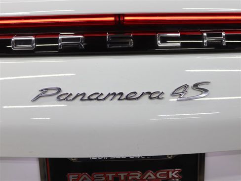 Used 2018 Porsche Panamera 4S image 7