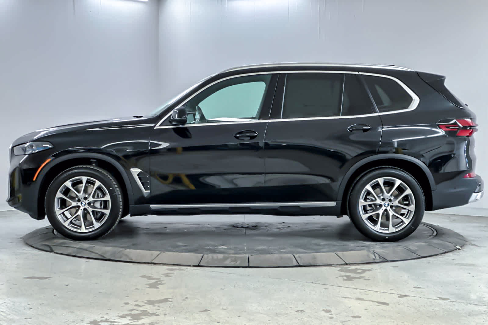 Used 2026 BMW X5 xDrive40i AWD/4WD image 5