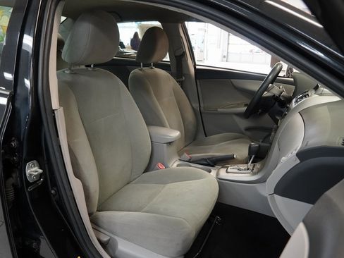 Used 2013 Toyota Corolla LE image 25