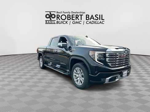 Used 2024 GMC Sierra 1500 Denali w/ Technology Package AWD/4WD image 2