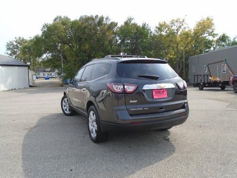 Used 2017 Chevrolet Traverse LT w/ Style and Technology Package image 25