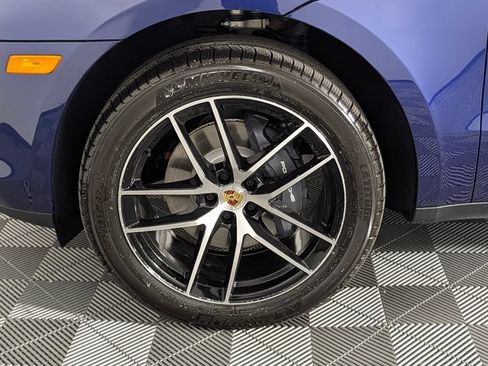 New 2026 Porsche Macan AWD/4WD image 11