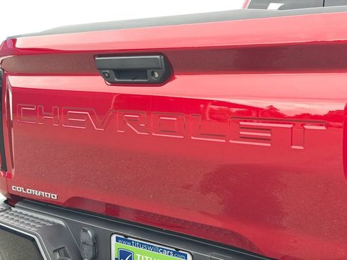 Used 2025 Chevrolet Colorado Z71 w/ Technology Package AWD/4WD image 35