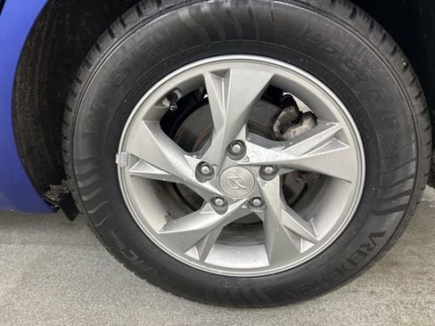 Used 2023 Hyundai Elantra SE image 22