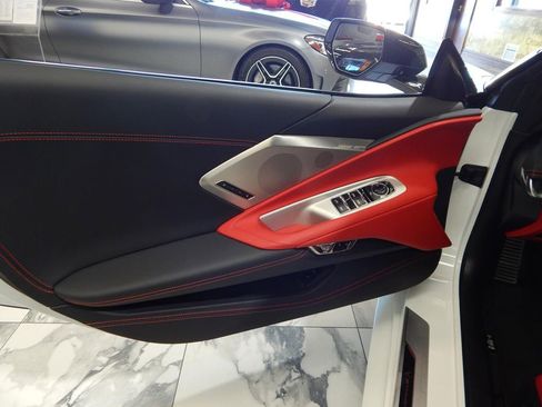 Used 2024 Chevrolet Corvette Stingray Premium Conv w/ Z51 Performance Package image 15