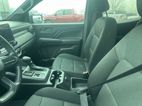 Used 2024 Chevrolet Colorado W/T image 10