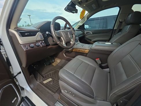 Used 2016 GMC Yukon Denali w/ Open Road Package AWD/4WD image 25