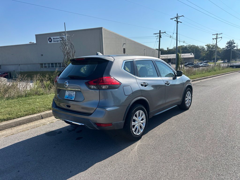 Used 2017 Nissan Rogue S FWD image 3