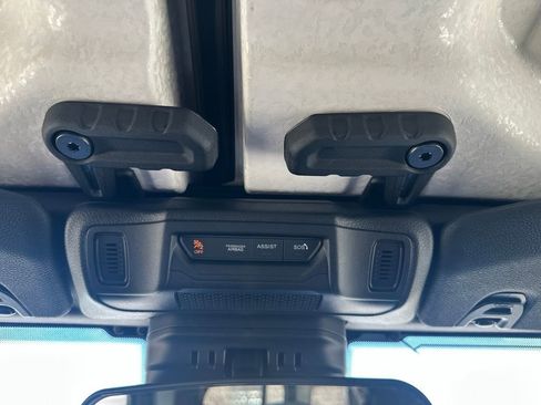 Used 2025 Jeep Wrangler Unlimited Sport AWD/4WD image 8