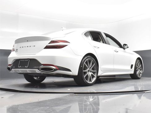 Used 2025 Genesis G70 2.5T image 14