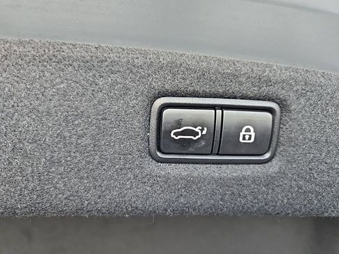 Used 2022 Genesis G90 3.3T Premium image 52