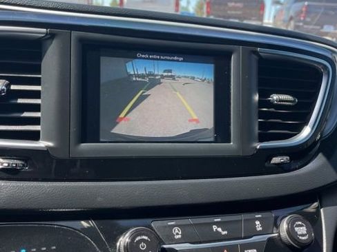 Used 2020 Chrysler Pacifica Touring-L w/ S Appearance Package FWD image 51