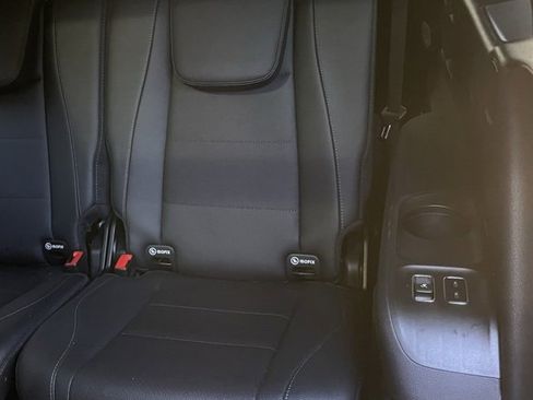 Used 2022 Mercedes-Benz GLS 450 4MATIC image 17