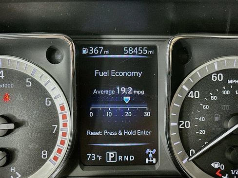 Used 2017 Nissan Titan SV AWD/4WD image 14