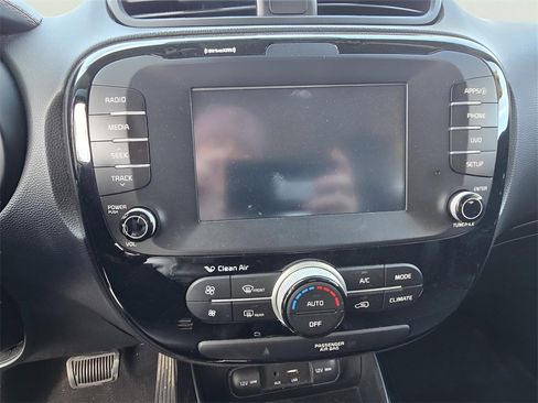 Used 2018 Kia Soul ! image 66