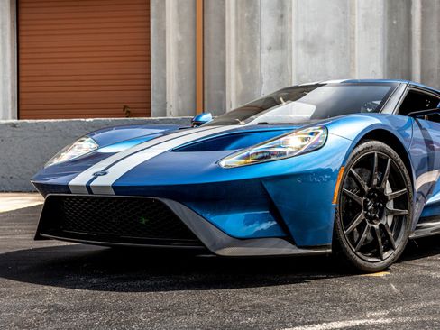 Used 2019 Ford GT image 25