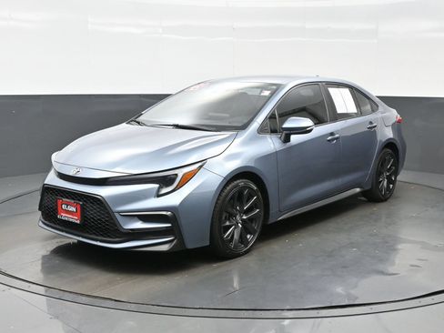 Used 2023 Toyota Corolla SE FWD image 2