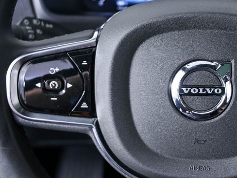 Used 2024 Volvo XC90 T8 Plus w/ Protection Package Premier AWD/4WD image 9