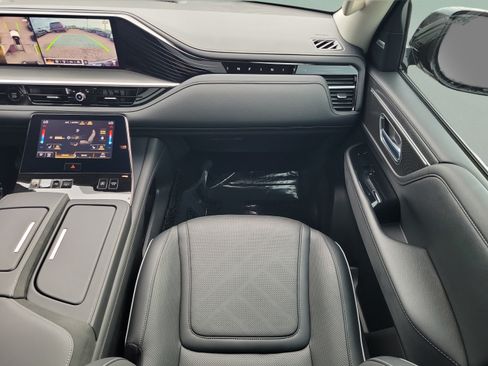 Certified 2026 INFINITI QX80 Luxe w/ Cargo Package AWD/4WD image 8