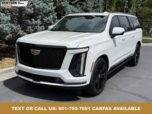 Used 2025 Cadillac Escalade ESV Sport Platinum AWD/4WD image 3
