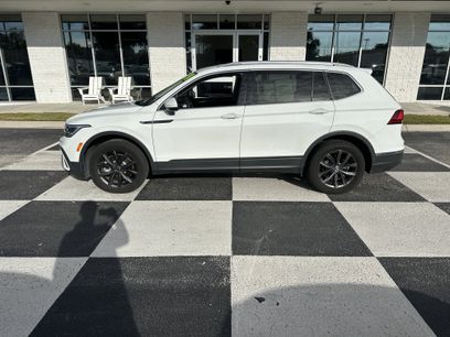 Used 2024 Volkswagen Tiguan SE