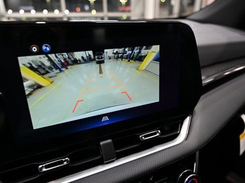 New 2026 Chevrolet Equinox LT w/ Convenience Package II image 16