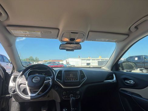 Used 2016 Jeep Cherokee Limited AWD/4WD image 19