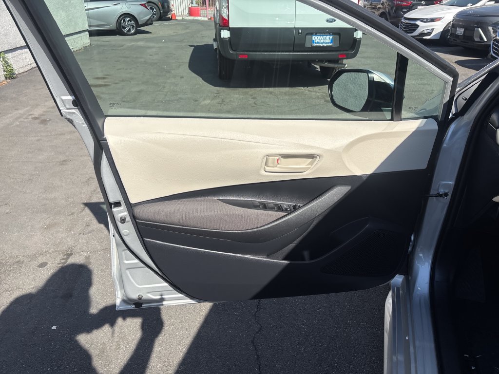 Used 2025 Toyota Corolla LE FWD image 10