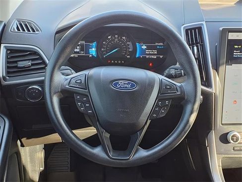 Used 2022 Ford Edge SE w/ Black Appearance Package image 26
