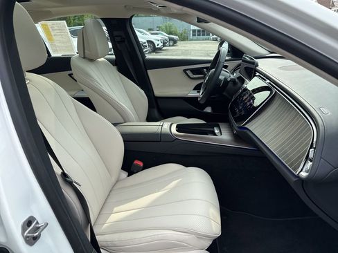 Certified 2025 Mercedes-Benz E 350 4MATIC Sedan image 13