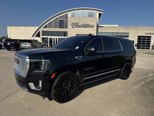 Used 2022 GMC Yukon XL Denali RWD image 1
