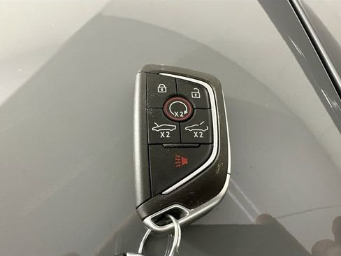 Used 2025 Chevrolet Corvette Stingray Premium Cpe w/ Z51 Performance Package RWD image 16