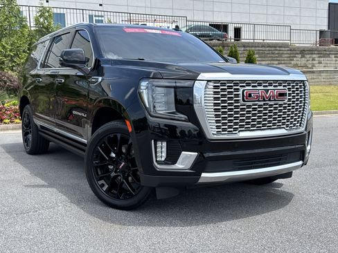 Used 2023 GMC Yukon XL Denali w/ Max Trailering Package AWD/4WD image 2