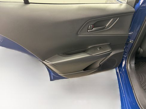 Used 2025 Toyota Prius Plug-In Hybrid image 27