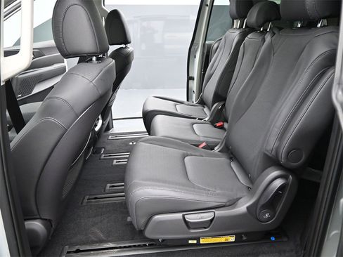 New 2026 Kia Carnival SX Prestige image 17