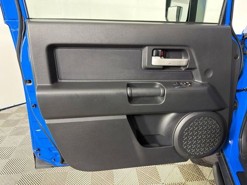 Used 2007 Toyota FJ Cruiser 4WD image 10