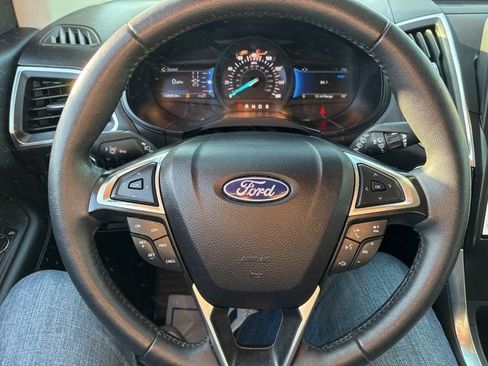 Used 2024 Ford Edge Titanium image 22