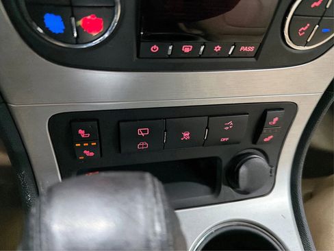 Used 2011 GMC Acadia SLT image 28