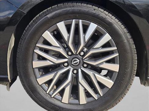 Used 2023 Nissan Altima 2.5 SV FWD image 21