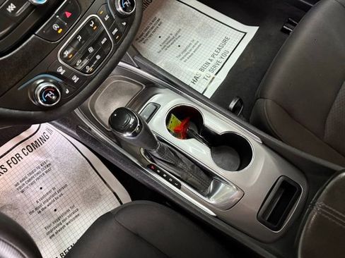 Used 2020 Chevrolet Malibu LT image 28