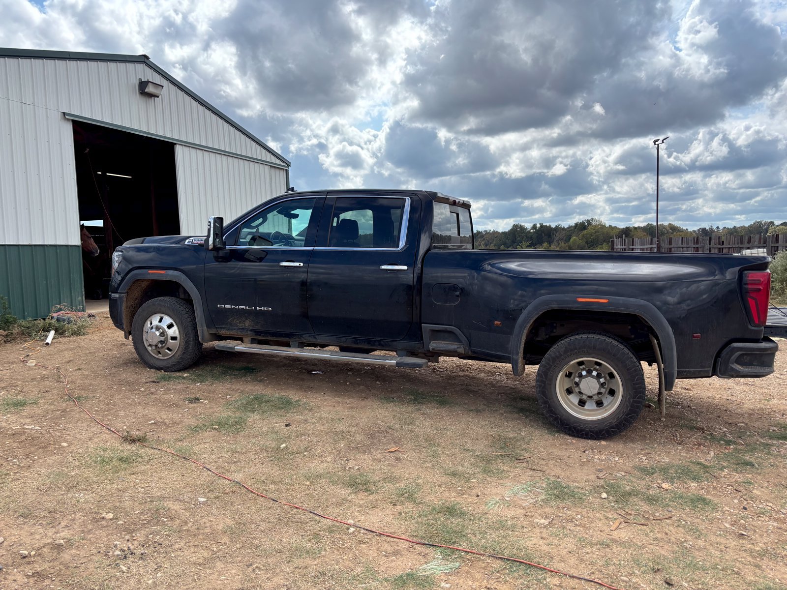 Used 2024 GMC Sierra 3500 Denali w/ Denali Reserve Package AWD/4WD image 3