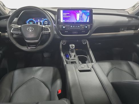 Used 2024 Toyota Grand Highlander AWD Hybrid image 10
